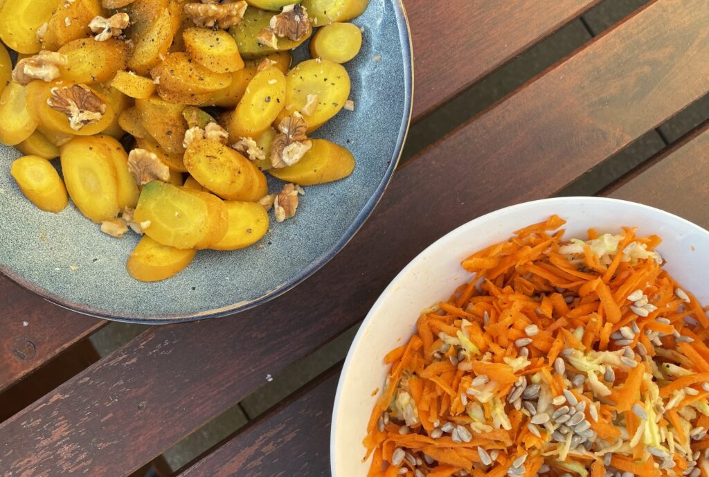 Karotten-Salat in zwei Varianten: als Rohkost und gegart | Kea Blum