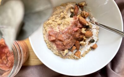 Couscous-Frühstück mit Rhabarber – plus 5 Rhabarber-Tipps